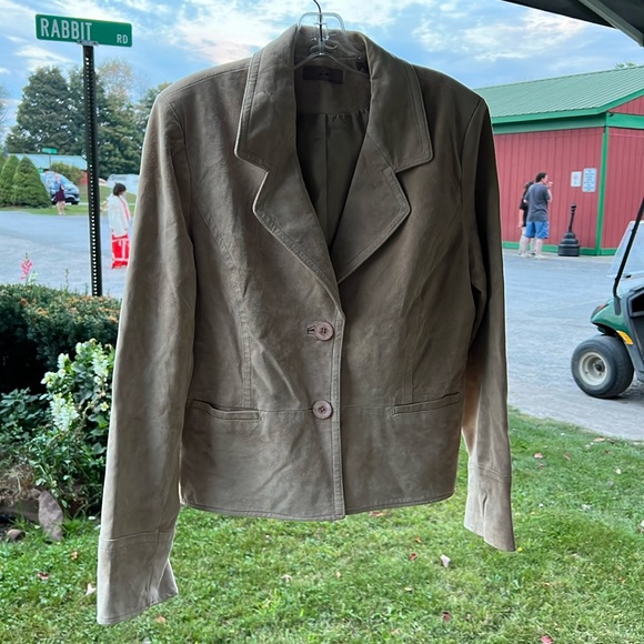 i.e. Leather Jacket - Picture 1 of 5